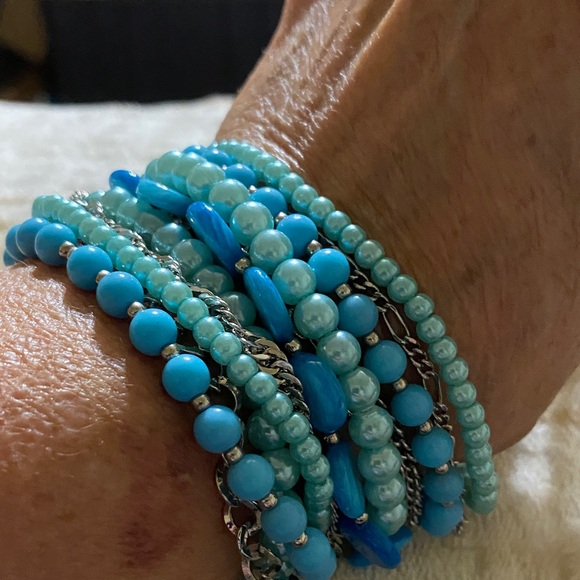 Jewelry - Turquoise Blue Beaded Bracelet -